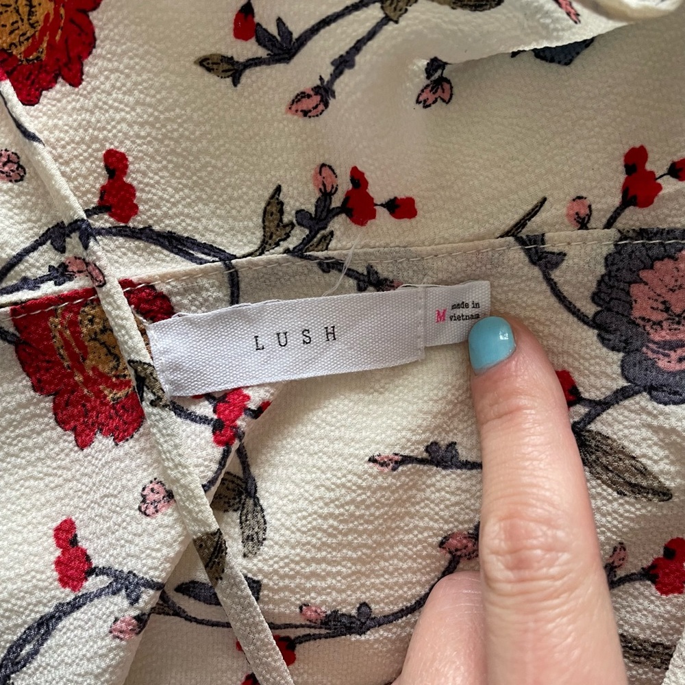Lush Cream-Red Floral Ruffled Top - Medium - Picture 4 of 4